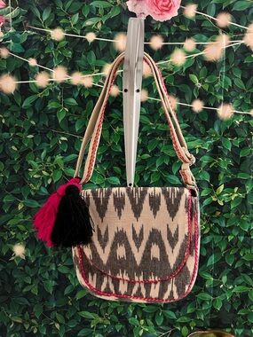 Jen & Co Boho Crossbody Bag in Beige with Black & Pink Tassels